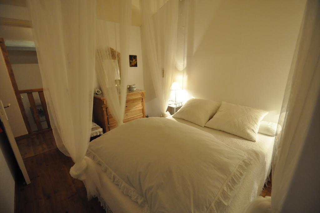 Bed and Breakfast Ferme Saint Joseph Le Fousseret Zimmer foto